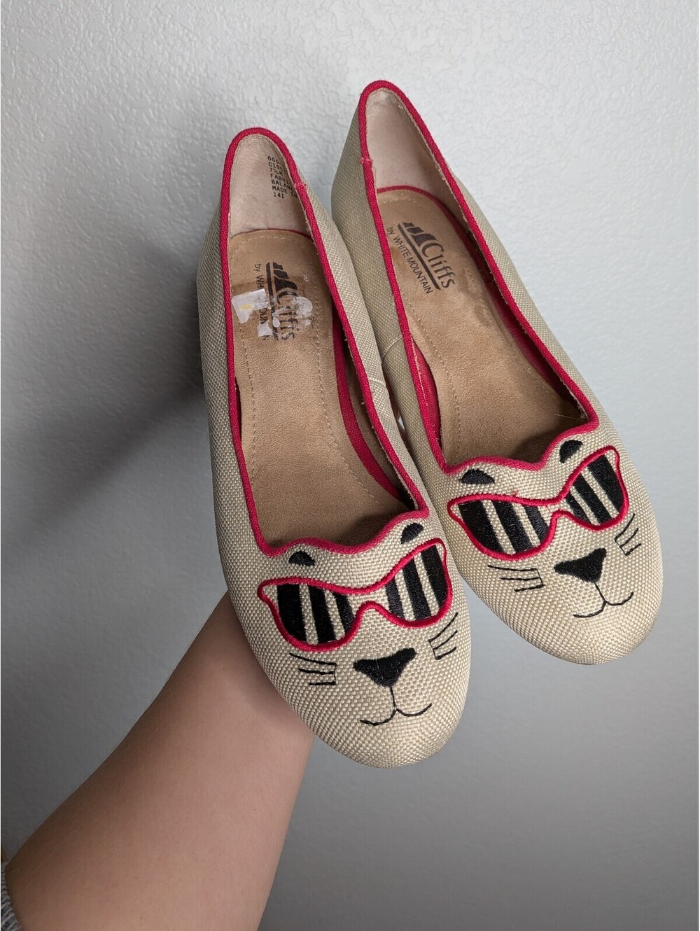Cliffs by White Mountain Rachel Cat Sunglasses Flats Beige Pink Size 7.5